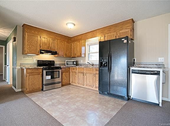 5th image of 812 Wellwood Ave