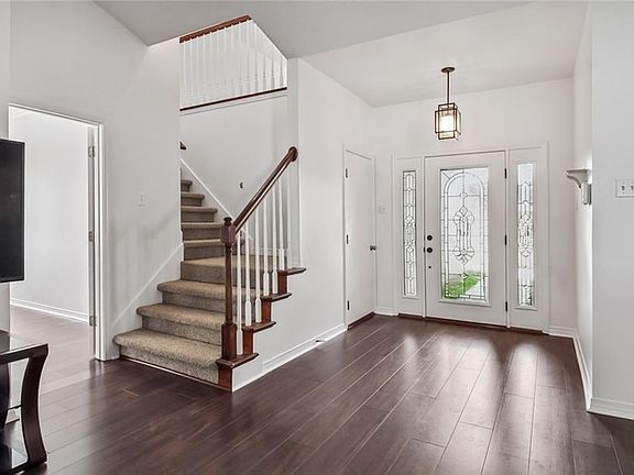 2nd image of 2717 Long Branch Dr