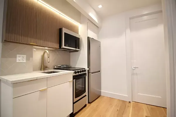 Rented by Hagstrom Management Inc | media 10