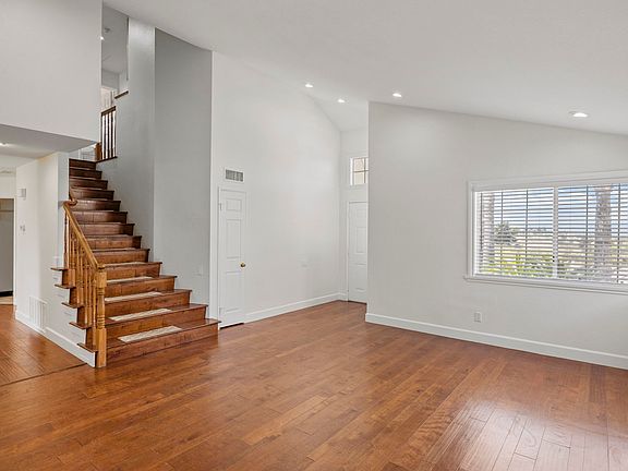 3rd image of 40156 Calle Medusa