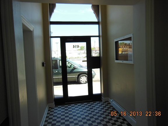 4th image of 414 Walnut St APT 304