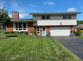 5028 N Sunnybrook Dr, Peoria, IL 61614