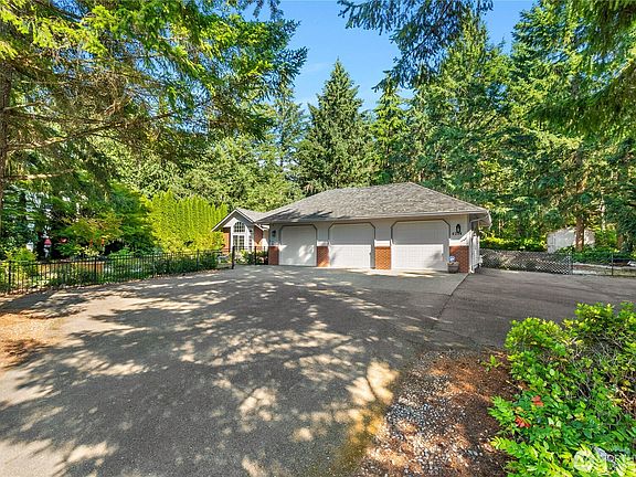 2nd image of 4234 Legacy Drive NE
