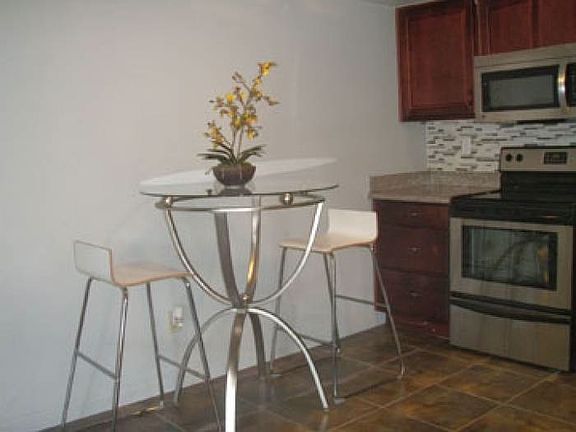 5th image of 5009 Indian River Dr