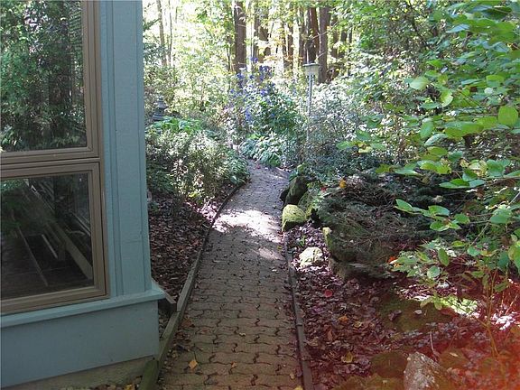 3rd image of 20860 Barbara Ln