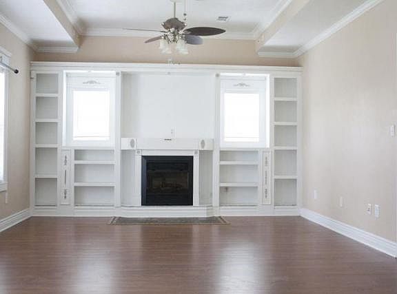 3rd image of 108 E Lee St