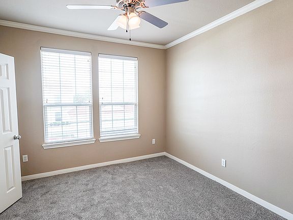 4th image of 4 Stadium Dr #907
