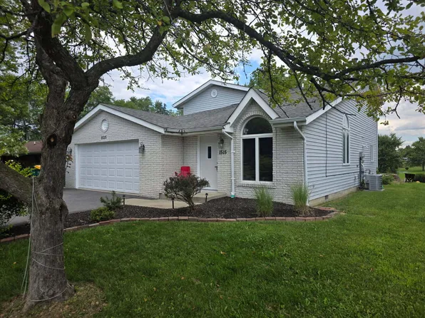 1515 Happy Valley Rd, Crown Point, IN 46307