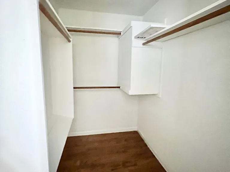 5THBS10 — Photo 10