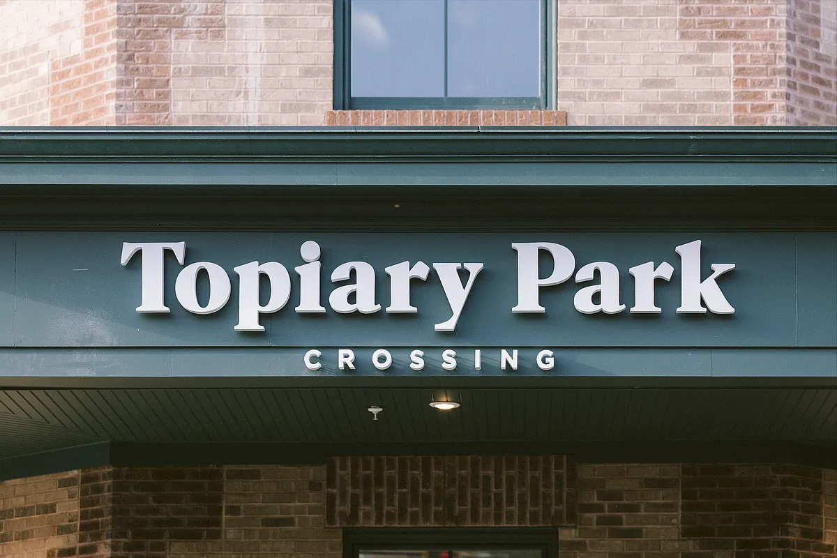 Building Photo - Topiary Park Crossing