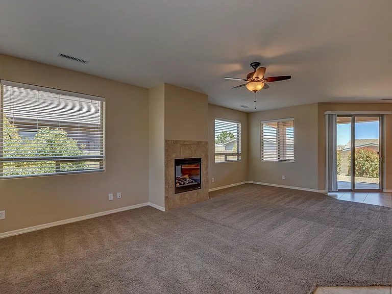 1712 Claire St — Photo 5