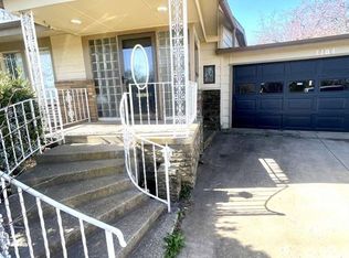 7104 Hilltop Ct, Midwest City, OK 73110