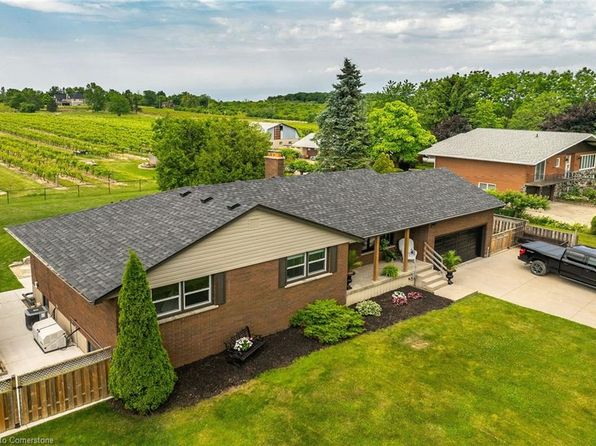 740 Ridge Rd, Hamilton, ON L8J 2Y8