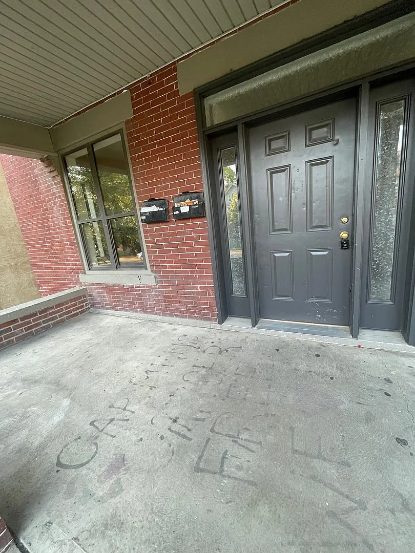 (34) 194 E. 14th Avenue — Photo 2