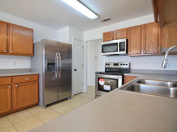 5th image of 3802 Fieldcrest Dr