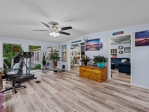 4th image of 210 Blair Dr