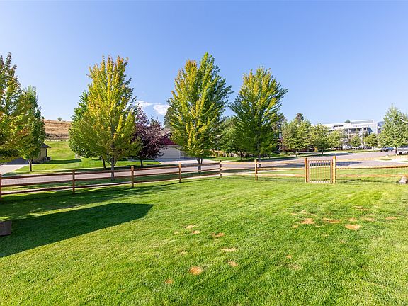 5th image of 6122 Avon Ln