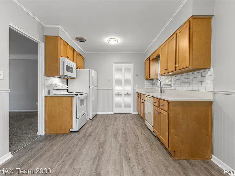 7322 Fenton St — Photo 10