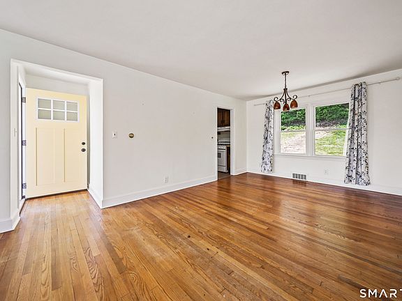 3rd image of 53 Glenview Avenue