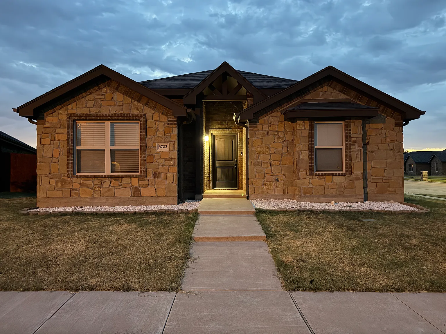 3 bed, 1512 sqft, $3,000 — Photo 1
