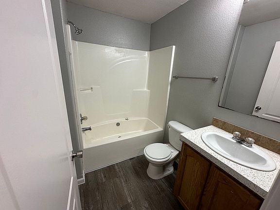 3rd image of 822 S Jennings Ave #C