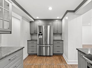 130 Neptune Dr UNIT 702, Toronto, ON M6A1X5