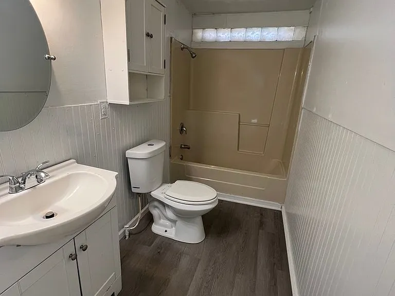 2541 E Bennett St — Photo 4