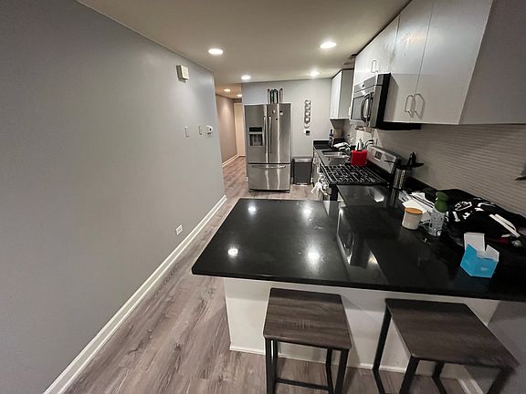 5th image of 1624 N Claremont Ave #G
