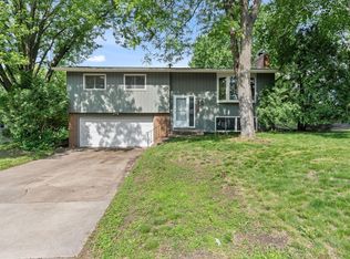 3225 Hillsboro Ave N, New Hope, MN 55427