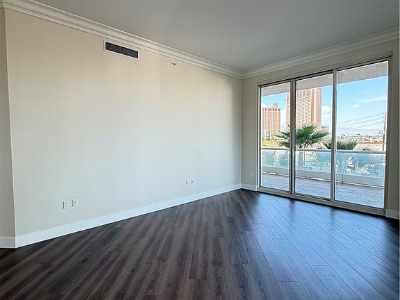 3rd image of 2777 Paradise Rd Unit 205