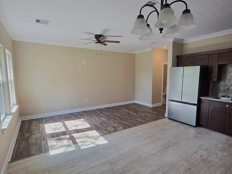 450 Jackson St #1 — Photo 2