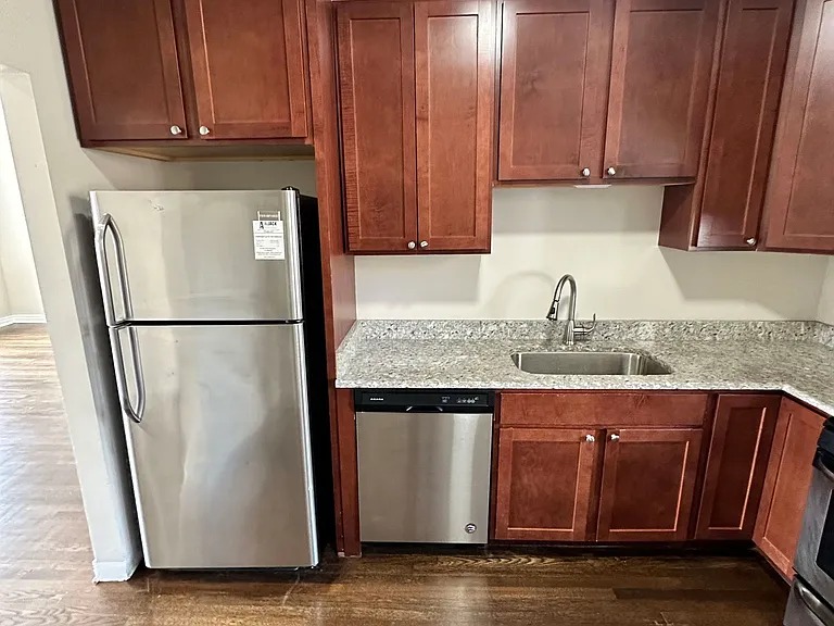 920 W Belle Plaine Ave — Photo 11