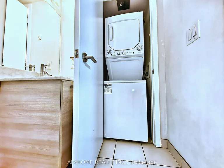 36 Lisgar St #1803 — Photo 9
