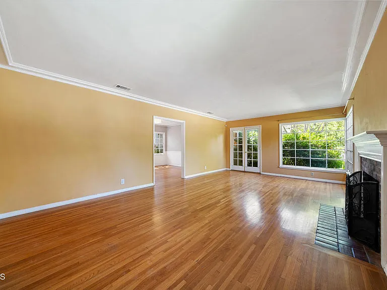 2335 Lorain Rd — Photo 18