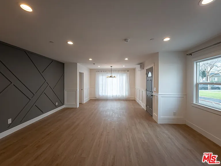 94 S Vinedo Ave — Photo 10