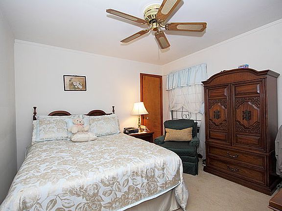 5th image of 8833 S Crandon Ave