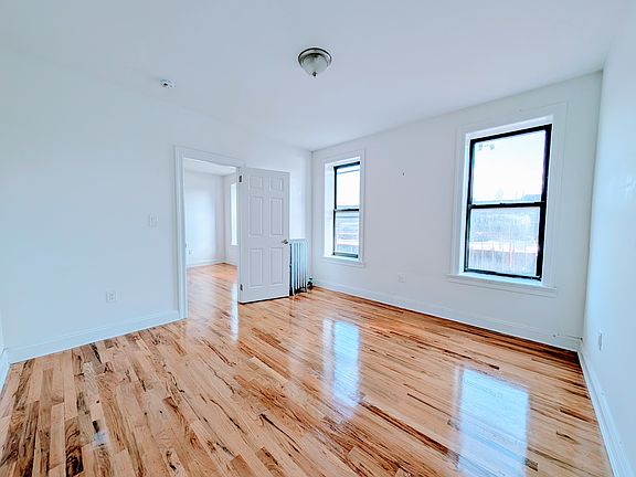 5th image of 334 Montgomery St #4C