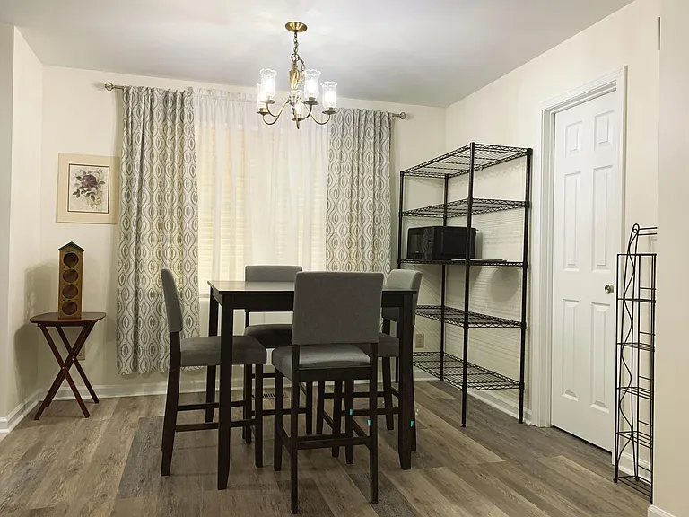 315 Alcona Ave — Photo 7