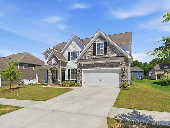 3rd image of 2204 Skybrook Oaks Dr