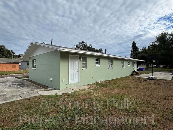 3rd image of 411 S Cornelia Ave