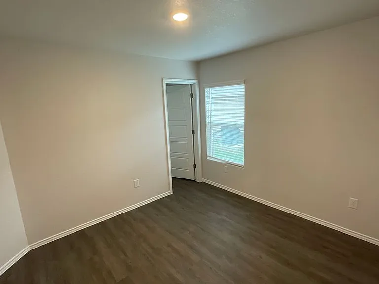 4222 Legend Hts — Photo 8