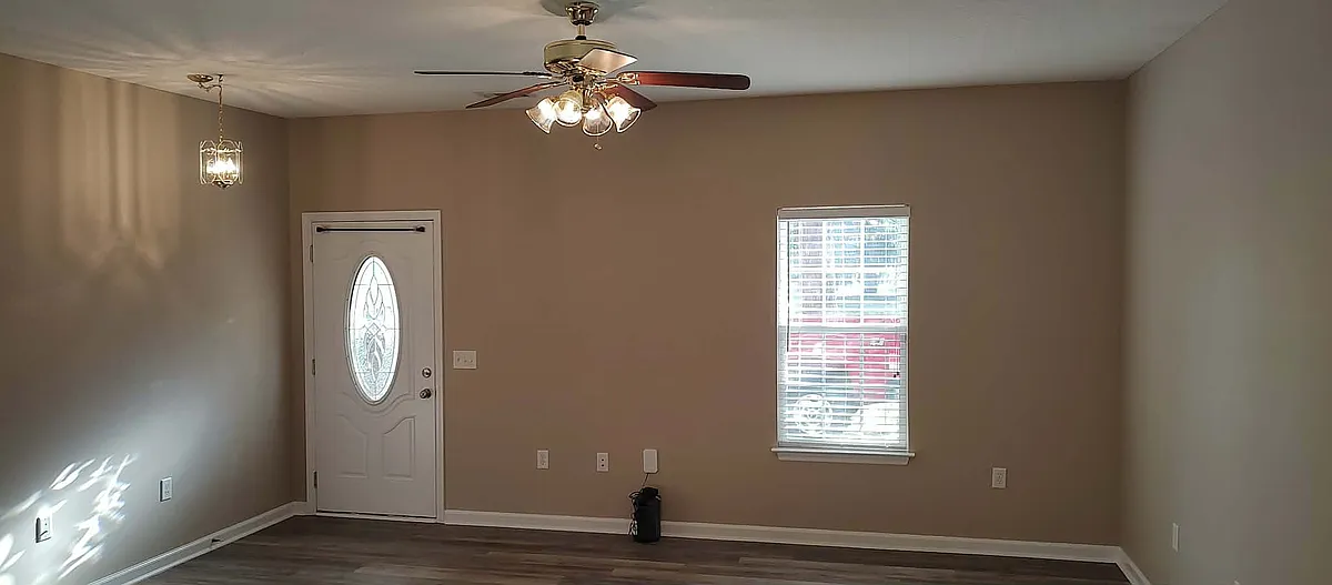 Open concept living - 324 Deal St