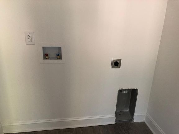 4th image of 306 Aubrei Ct #B