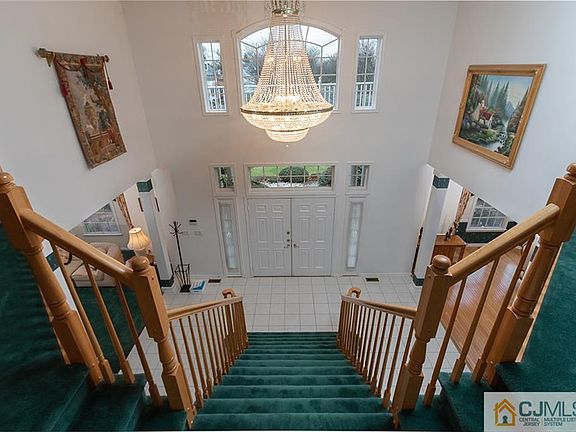 3rd image of 11 Snowbird Ct