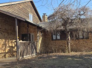 9020 SW Wanamaker Rd, Wakarusa, KS 66546