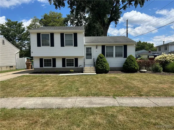 55 Benz Dr, Depew, NY 14043