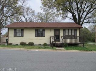 400 Carroll St, Thomasville, NC 27360