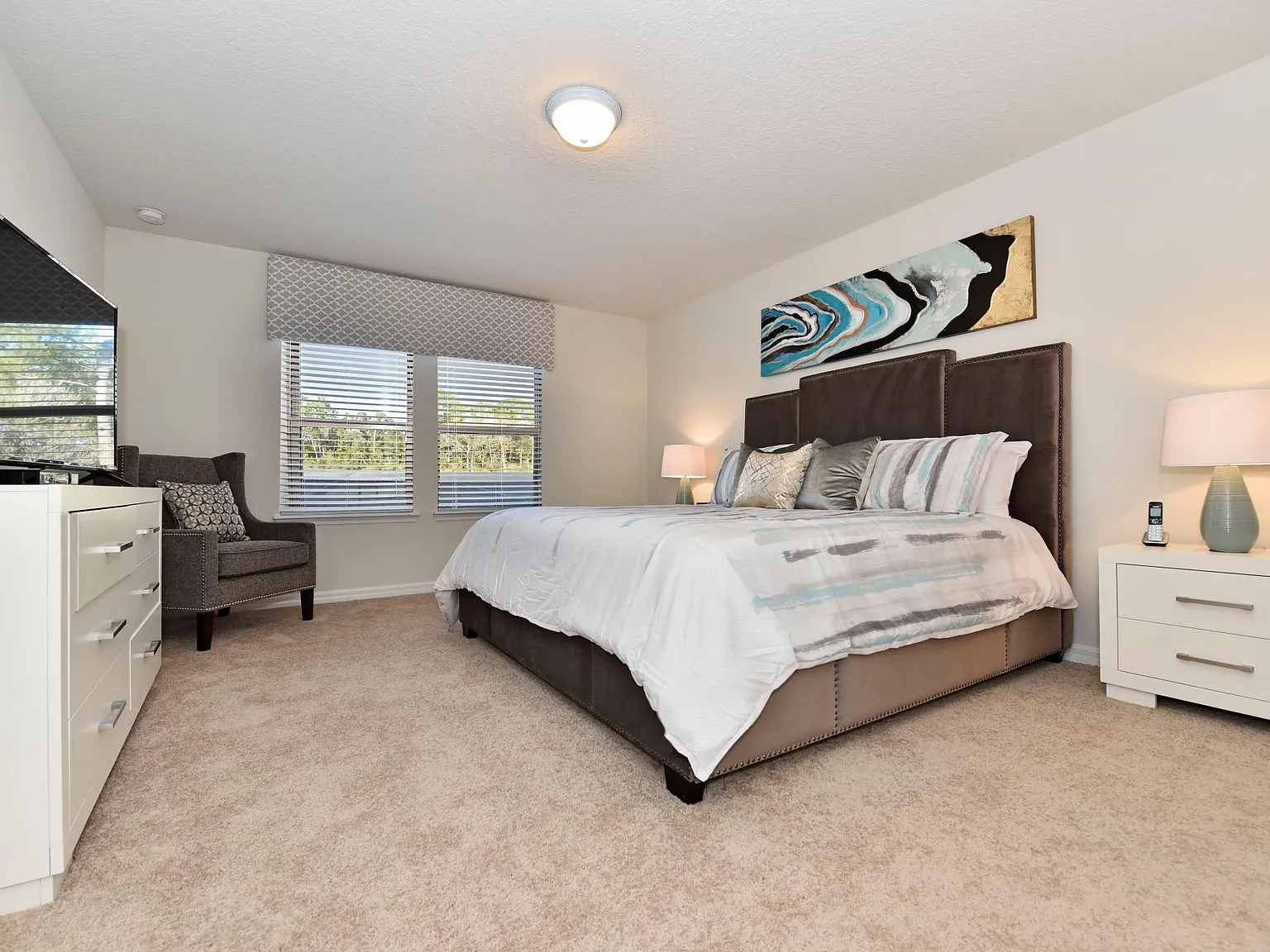 5 bed, 4.5 bath, 2500 sqft, $3,000 — Photo 4