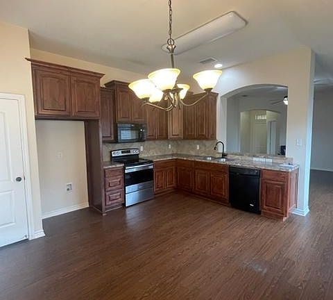 5th image of 202 Cordoba Trl