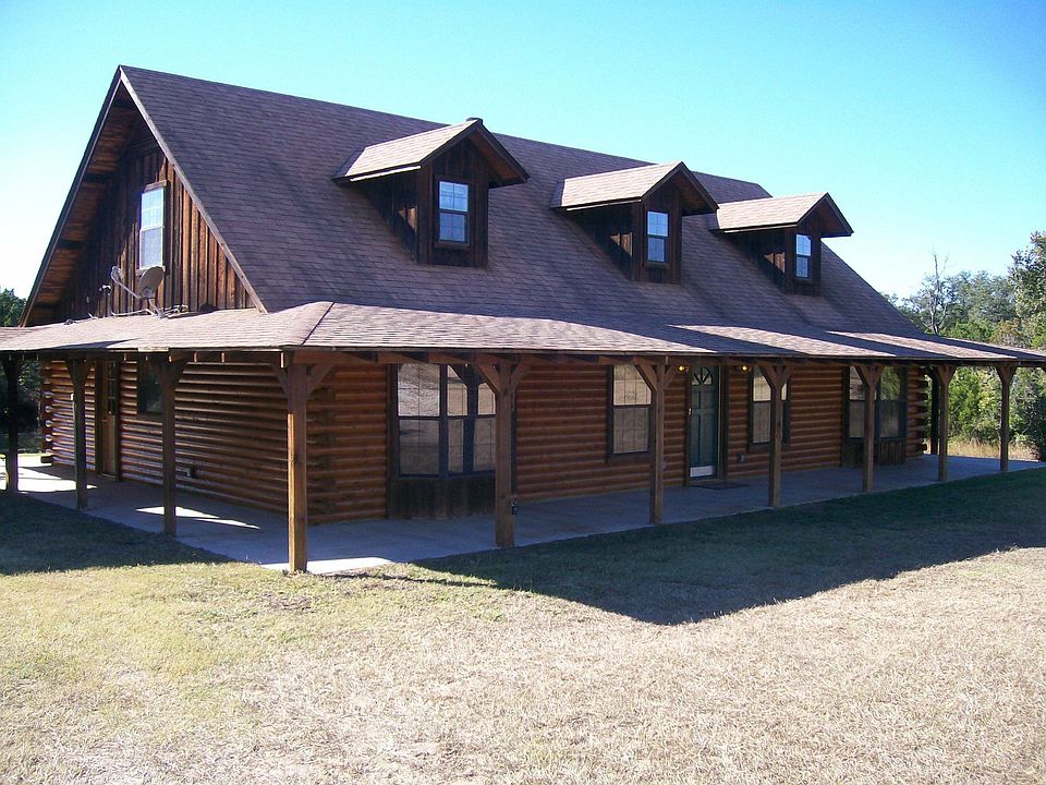 Front view of home.